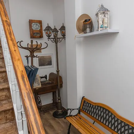 The House 2 Appartement