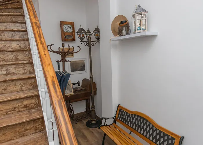 The House 2 Apartman