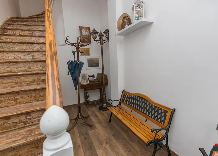 The House 2 * Burgas City